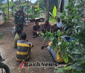 Babinsa Koramil 1618-01/Miotim Laksanakan Komsos di Desa Buk, Peduli Kondisi Sosial dan Ekonomi Warga