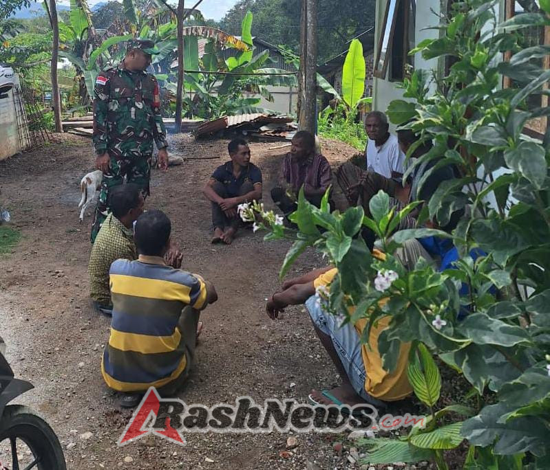 Babinsa Koramil 1618-01/Miotim Laksanakan Komsos di Desa Buk, Peduli Kondisi Sosial dan Ekonomi Warga