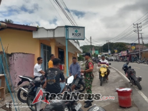 TNI Bersama Rakyat: Babinsa Ende Laksanakan Pamwil dan Komsos di Wilayah Binaan