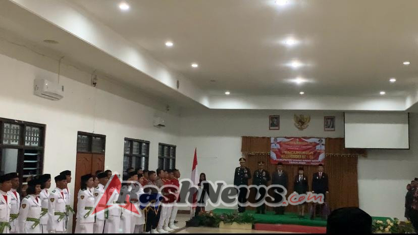 Dandim 1629/Sumba Barat Daya Hadiri Pengukuhan Paskibra