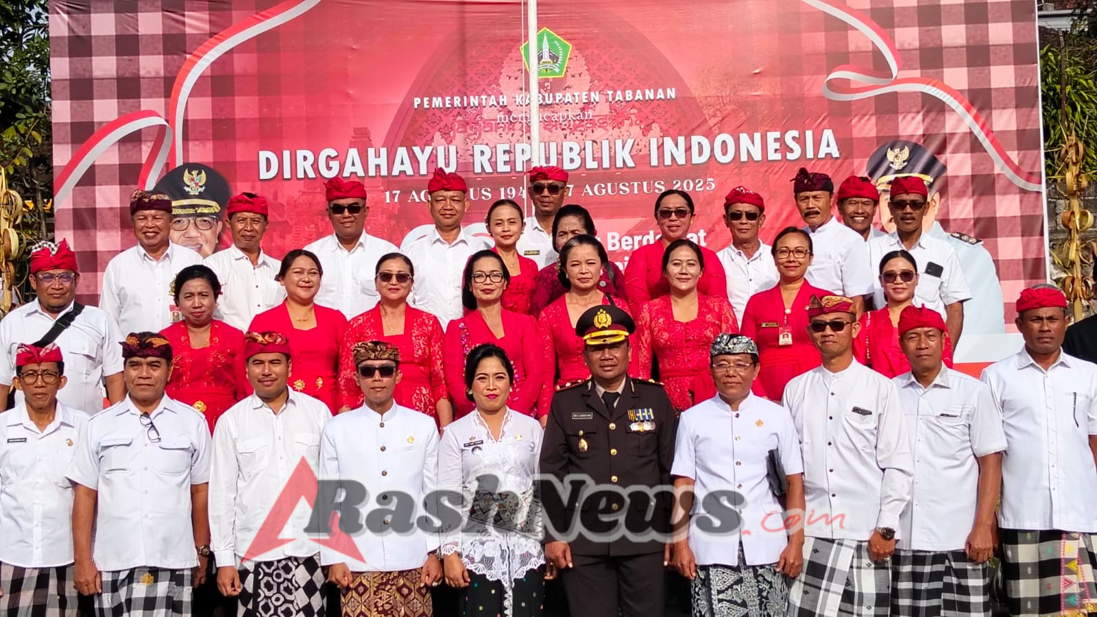 Kapolsek Baturiti Hadiri Upacara Peringatan HUT ke-80 RI di Lapangan Umum Baturiti
