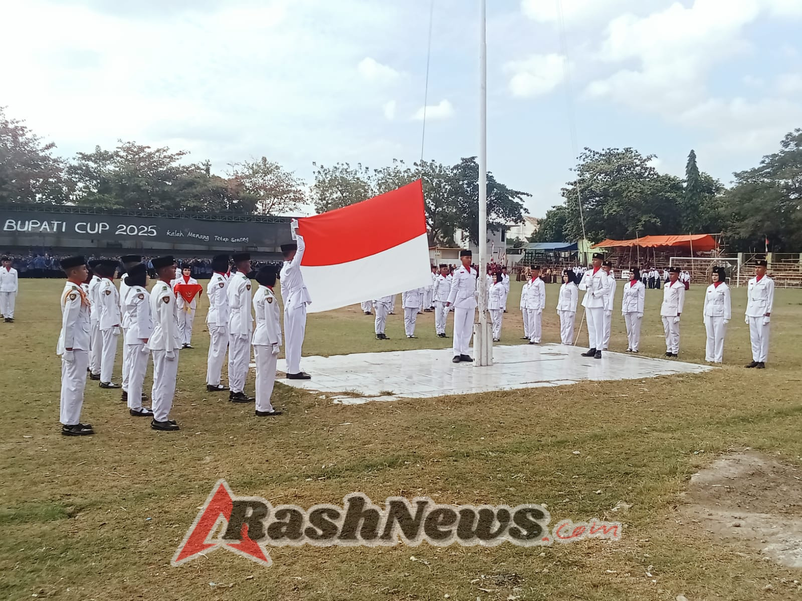 Personil Koramil 03/Sape Tunjukkan Disiplin dan Semangat dalam Peringatan HUT RI Ke-80