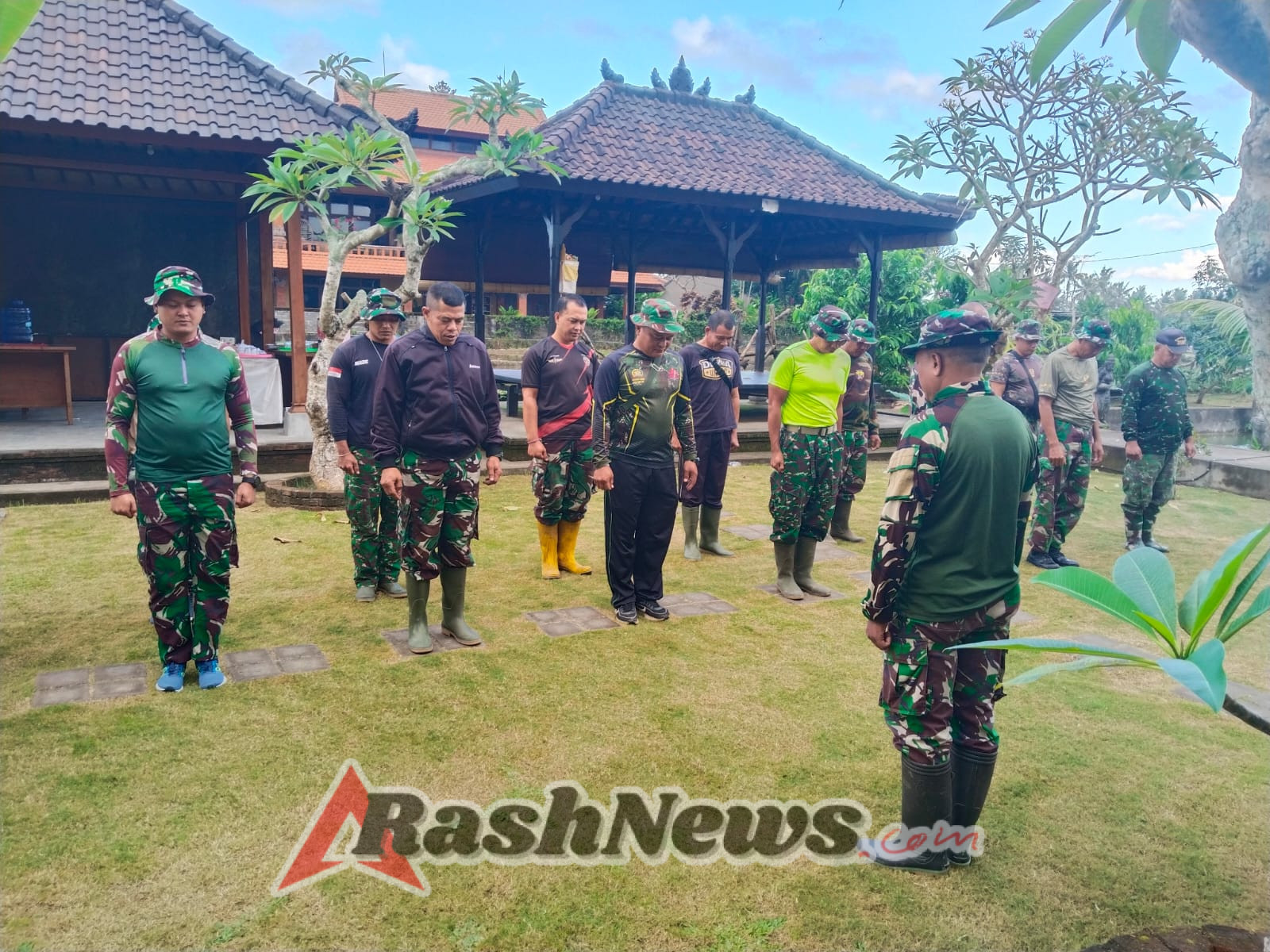 Dansatgas dan Dan SSK Tekankan Kekompakan Satgas TMMD Lewat Apel Pengecekan Harian