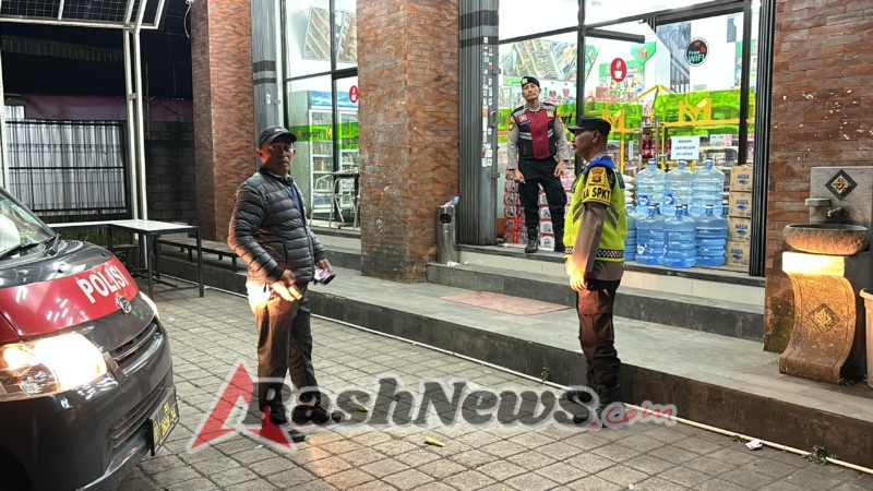 Minimalisir Gangguan Kamtibmas Malam Hari, Polsek Bebandem Gelar Blue Light Patrol