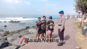 Polairud Polres Gianyar Gencarkan Patroli Pesisir di Pantai Masceti