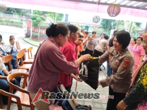 Polwan Polres Tabanan Gelar Bakti Sosial di Hari Jadi ke-77, Berbagi Kasih untuk Disabilitas dan Anak Yatim