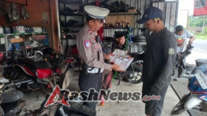 Mekanik Juga Perlu Tertib, Sat Lantas Polres Badung Edukasi Safety Riding di Bengkel Motor