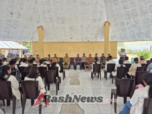 Anggota Koramil 1612-03/Reo Hadiri Penjemputan Mahasiswa KKN UNIKA St. Paulus Ruteng di Kecamatan Reok