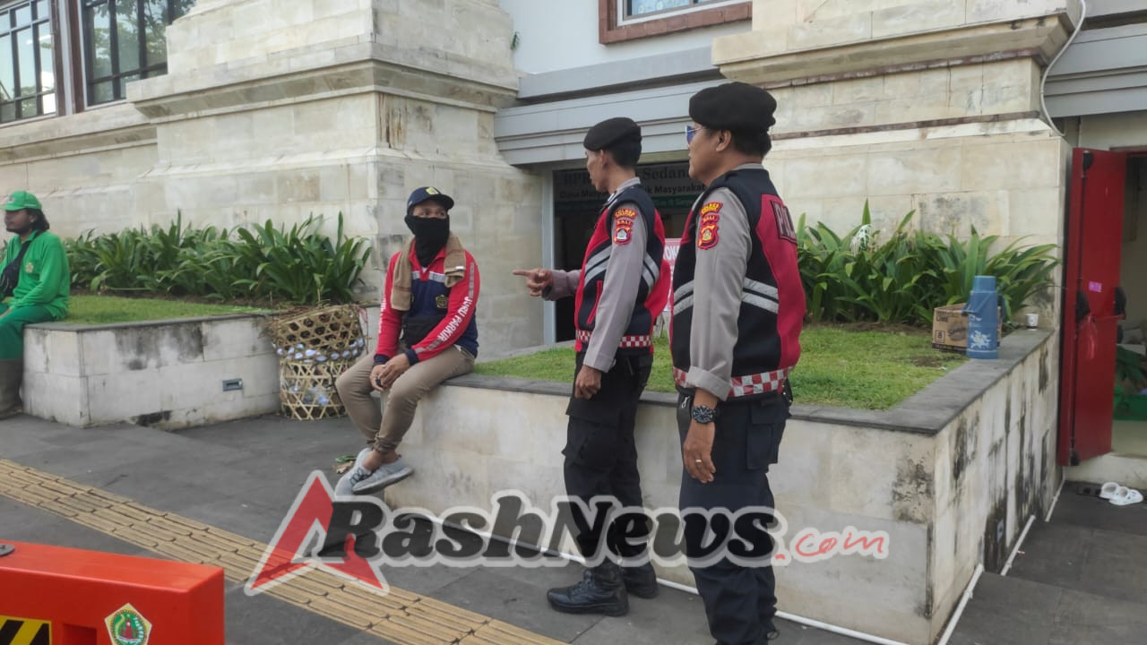 Polres Gianyar Gelar Patroli Dialogis di Pasar Rakyat Gianyar, Pastikan Situasi Aman Kondusif