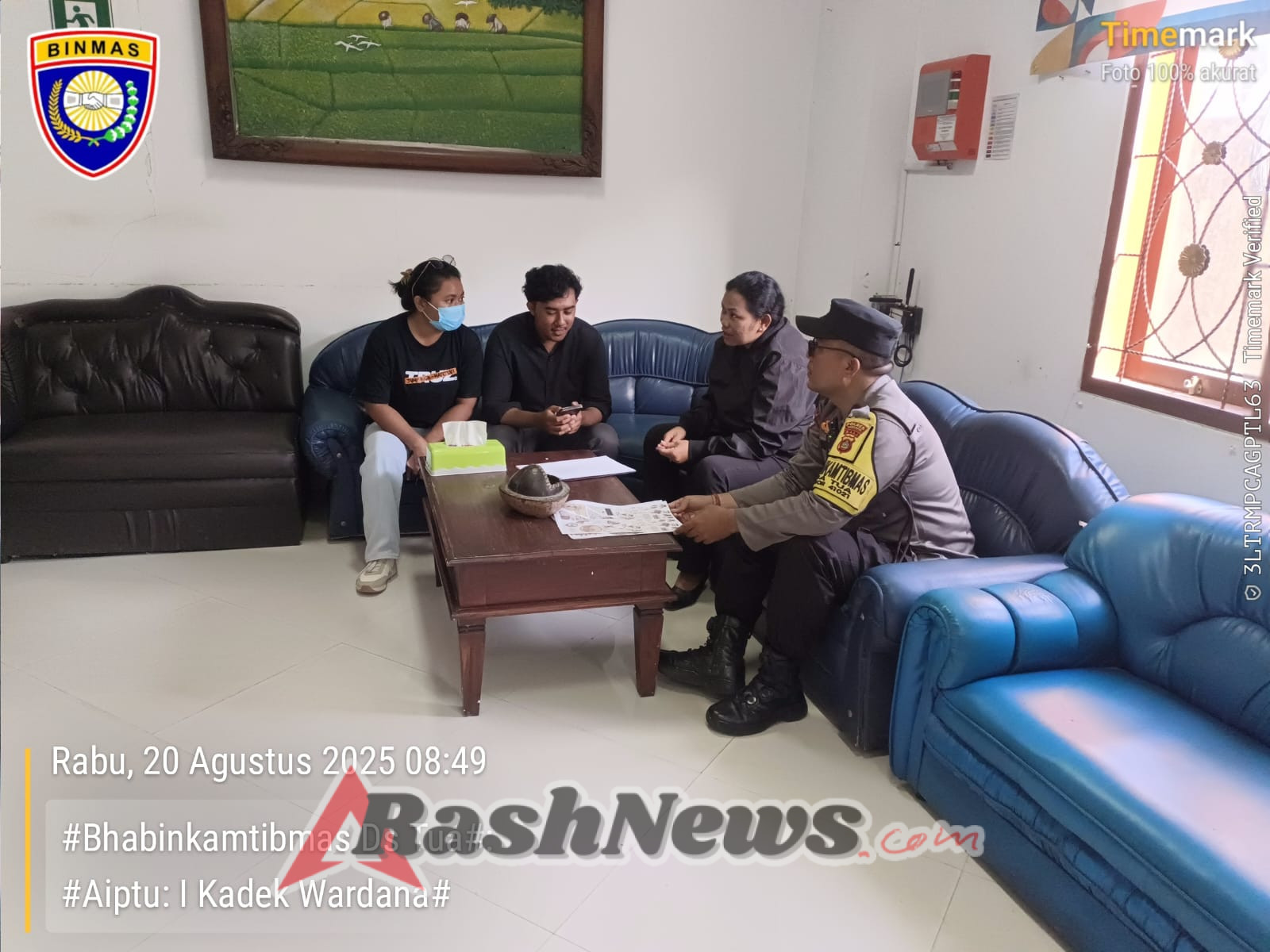 Bhabinkamtibmas Desa Tua Silahturahmi Dengan Perangkat Desa