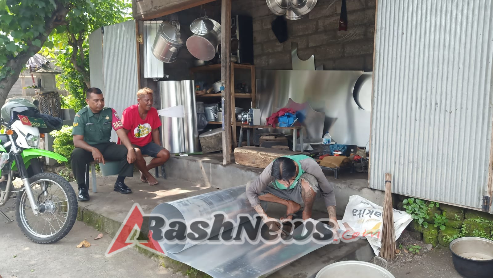 Komsos Babinsa dengan Penerima UMKM Dorong Kemajuan Ekonomi Desa