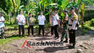 Bhabinkamtibmas Desa Antiga, Dampingi Tim Dari Kemendagri dan Kementrian PUPR Melaksanakan Survei Lokasi Dapur Sehat di Wilayah Desa Antiga.