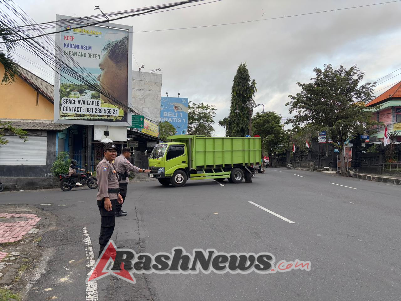 Ciptakan Keselamatan dan Kenyamanan Berlalulintas SatBinmas Rutin melaksanakan Strong Point Pagi