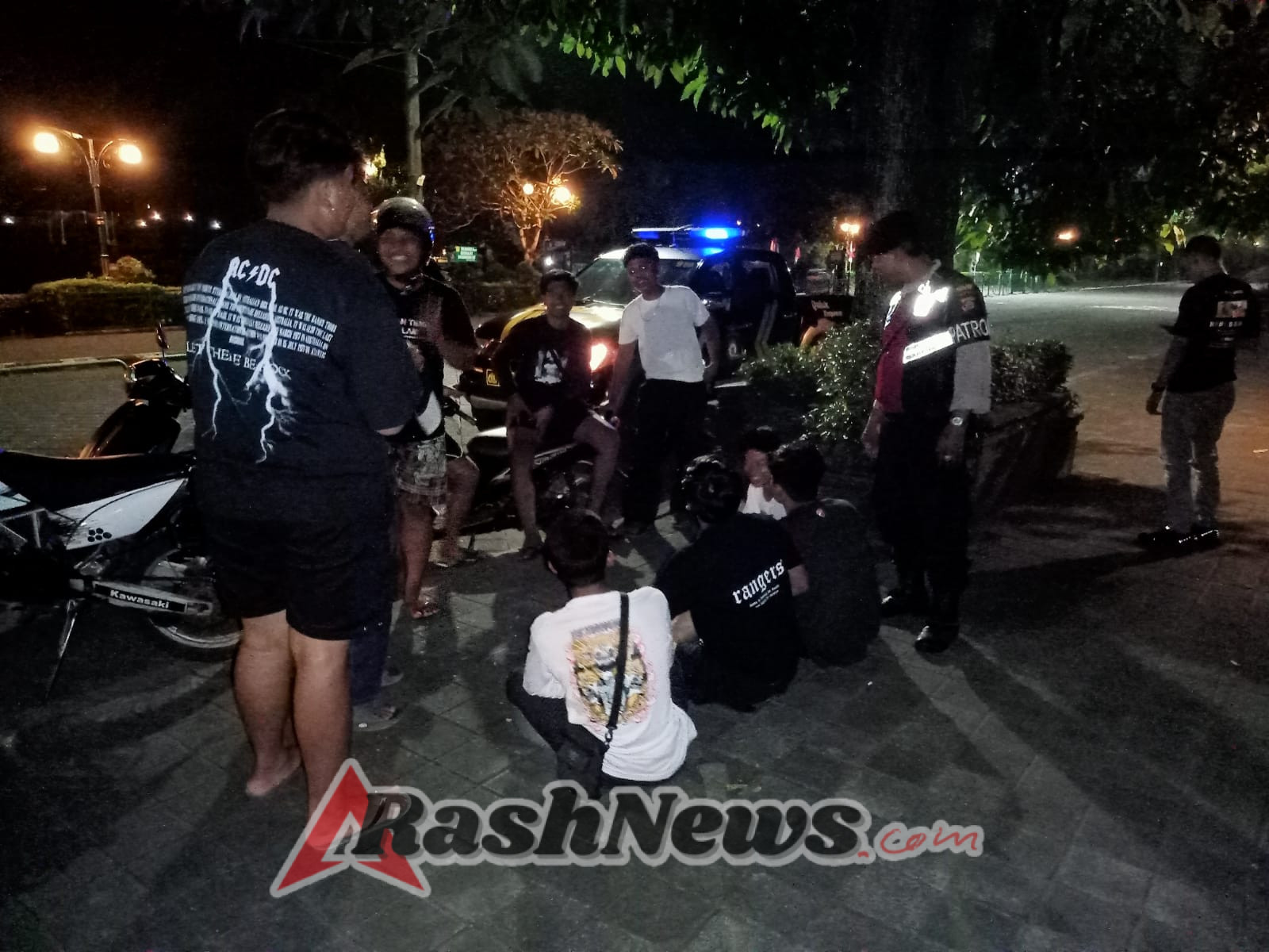 Patroli Dialogis, Polsek Mengwi Sampaikan Imbauan Kamtibmas Kepada Anak Muda di Kawasan Obyek Wisata Taman Ayun
