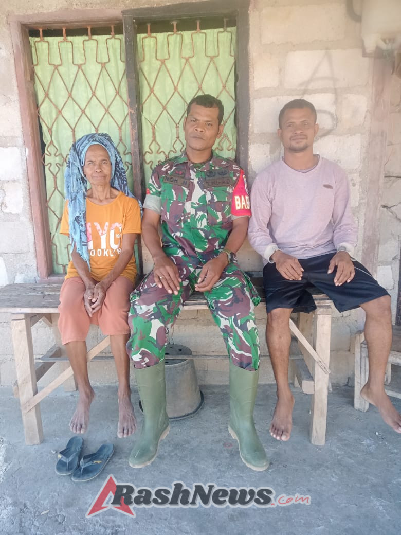 Pantau Wilayah Binaan Babinsa Komsos Dengan warga