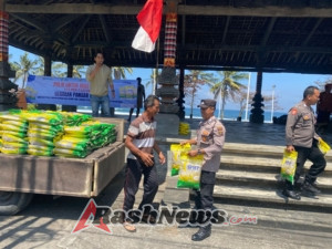 Polsek Selbar Salurkan Pangan Murah dalam Rangka Stabilisasi pasokan dan harga pangan Beras Murah untuk Warga