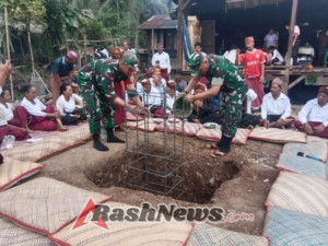 TNI & Masyarakat Satarloung Bareng-Bareng Bangun Rumah Adat Gendang Ru’a