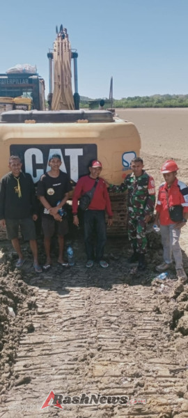 Tambak Garam di Rote Timur dan Landu Leko Dibersihkan, Babinsa Turun Langsung