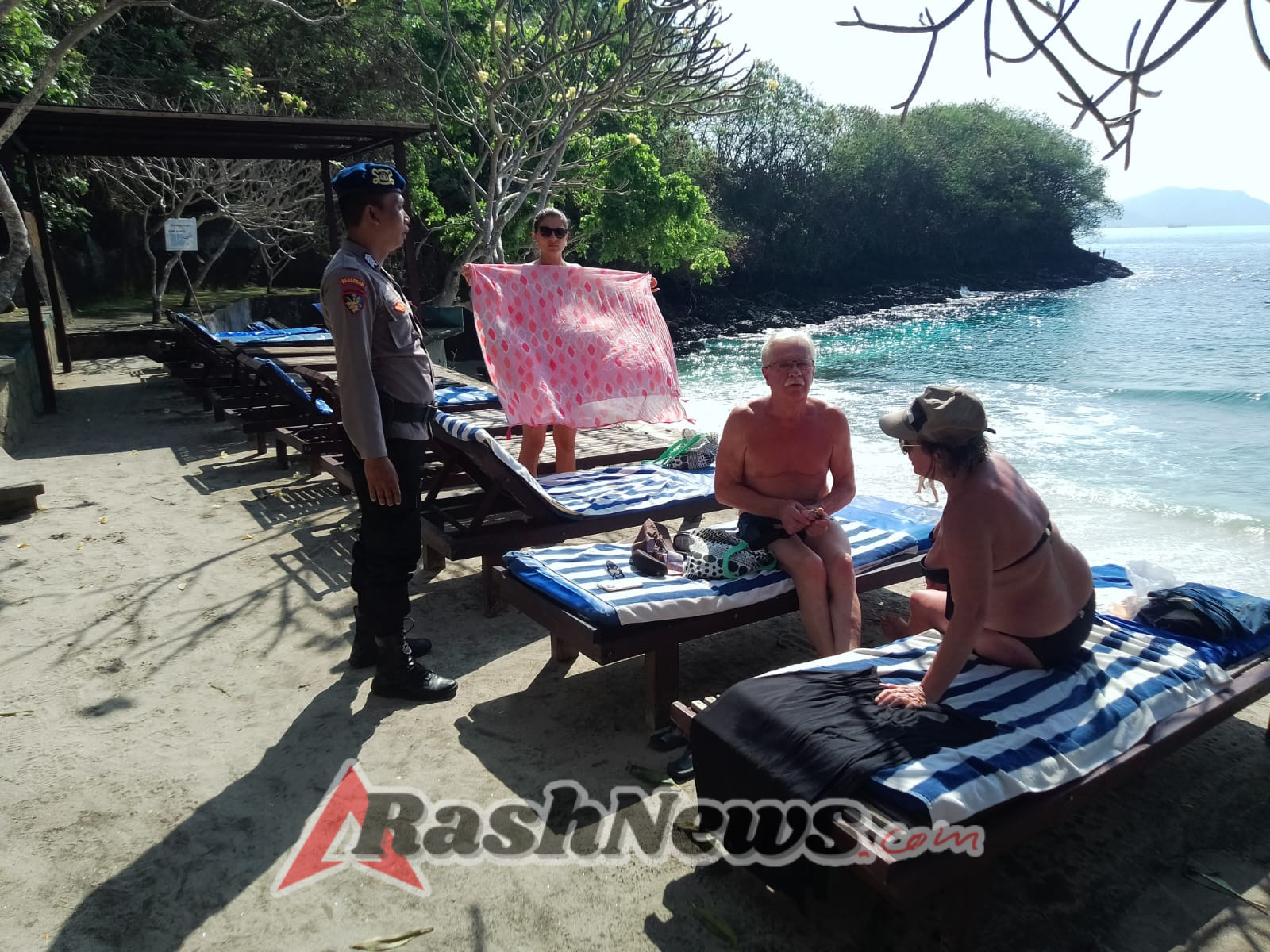 Jaga Keamanan Wisata Bahari, Sat Polairud Polres Karangasem Patroli di Pesisir Blue Lagoon Padangbai
