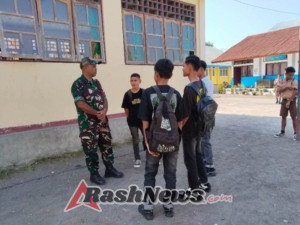 Babinsa Kodim 1602/Ende Perkuat Kemanunggalan TNI-Rakyat Lewat Motivasi Siswa di Ende Utara