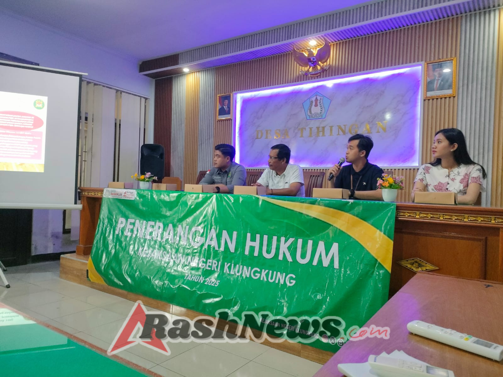 Hadiri Penerangan Hukum, Babinsa Tihingan Tegaskan Upaya Wujudkan Tata Kelola Pemdes Transparan Dan Akuntabel