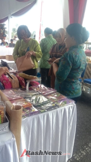 Andalkan UMKM Lokal, Persit Kodim Klungkung Semarakkan Bazar Murah Bakti Indonesia