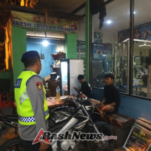 Cegah tindak kejahatan Satuan Polairud Polres Karangasem Blue Light Patrol di Obyek Wisata dan Pelabuhan