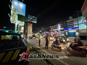 Unit Samapta  Polsek Kuta Utara Patroli Susuri Jalan Raya Canggu Sambangi ATM BRI