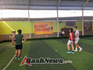 Polres Bandara Ngurah Rai Gelar Laga Futsal Persahabatan Bersama Masyarakat
