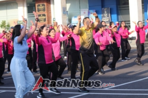 Upaya menjaga kebugaran dan mempererat silaturahmi, Kapolres Karangasem Pimpin Olahraga bersama”