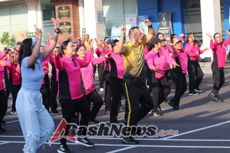 Upaya menjaga kebugaran dan mempererat silaturahmi, Kapolres Karangasem Pimpin Olahraga bersama”