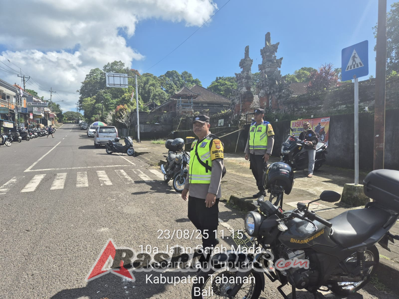 Polsek Pupuan Tingkatkan Pelayanan, Strong Point di Simpang Pasar Jaga Kelancaran Warga