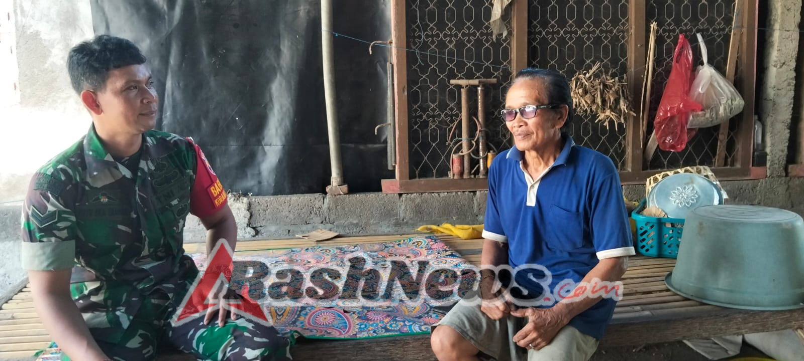 Sertu Putu Eka Erawan Ajak Petani Giat, Komunikasi Sosial Babinsa Wujudkan Kesejahteraan Petani di Sanggalangit