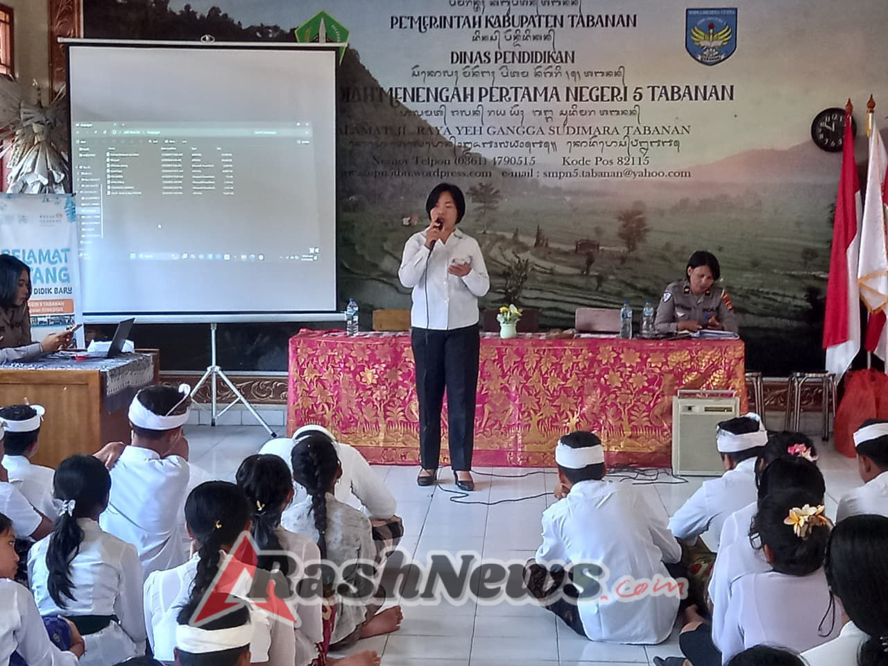 Polwan Polres Tabanan Goes To School: Ajak Siswa SMPN 5 Tabanan Jadi Generasi Cerdas, Tangguh, dan Taat Aturan
