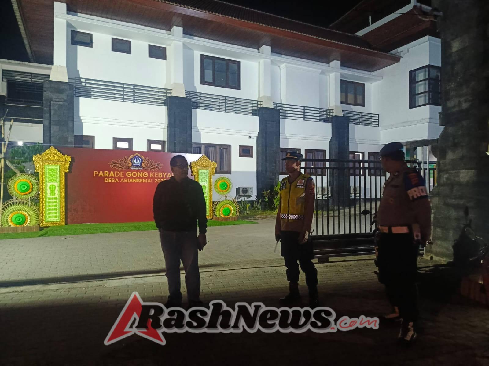 Cegah Kerawanan, Personel Polsek Abiansemal Gelar Patroli Malam Minggu