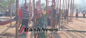 Gotong Royong Wujud Kebersamaan TNI dan Warga Menyambut MTQ di Sekongkang