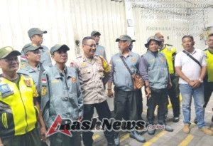Antisipasi Kerawanan Malam Minggu, Bhabinkamtibmas Desa Dangri Kelod Bersinergi dengan Linmas Gelar Patroli