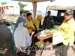 Sinergi TNI dan Persit di Ende, Ratusan Warga Nikmati Sembako Harga Terjangkau