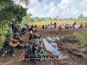 Kodim 1626/Bangli dan Petani Tingkatkan Infrastruktur Pertanian Lewat Perbaikan Jalan Usaha Tani