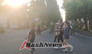 Jalin Semangat Kebersamaan, Serma Kadek Agus Atensi Jalan Santai Memeriahkan HUT Ke 36 STT Tribuana Cita