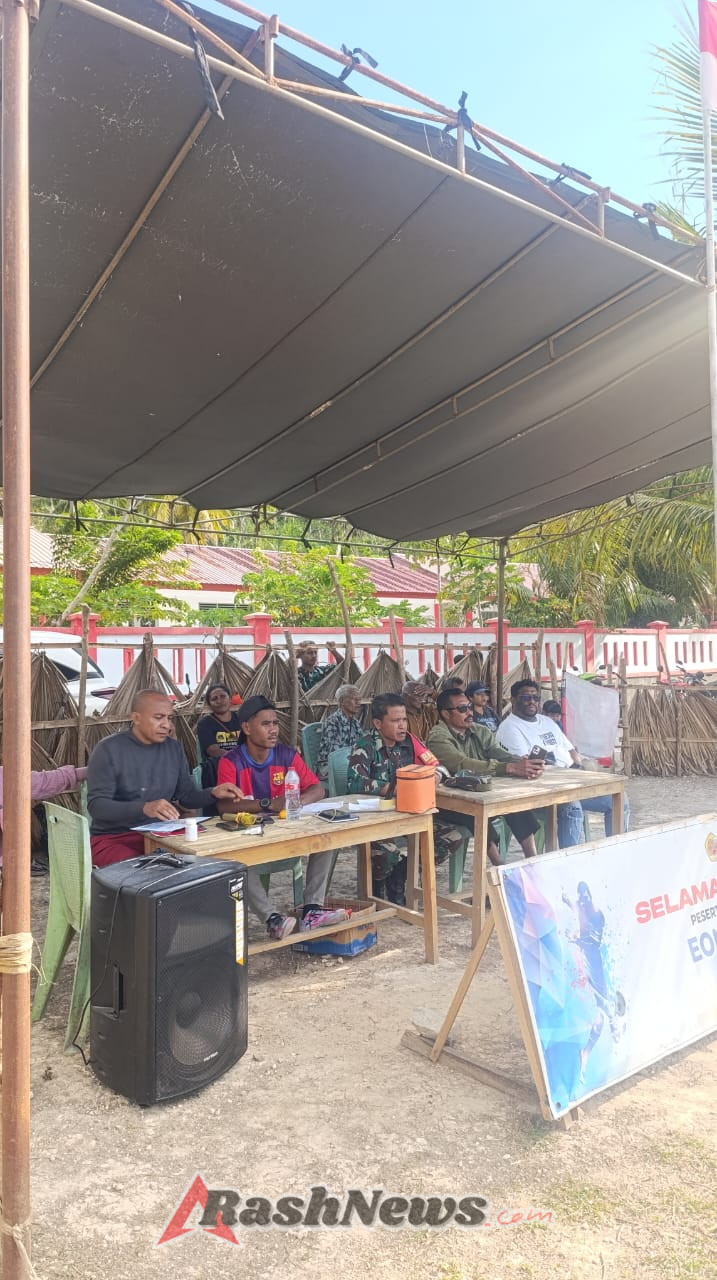 Wujud Kepedulian Babinsa Oenoni I Amankan Turnamen Sepak Bola