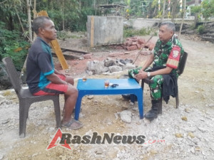 Babinsa Koramil 1618-04/Bisel Laksanakan Monitoring Wilayah Dan Komsos Dengan Purnawirawan TNI AD