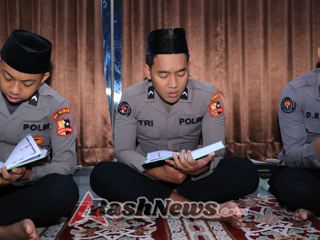 Divhumas Polri Tebar Keberkahan Lewat Pengajian dan Khataman Rutin