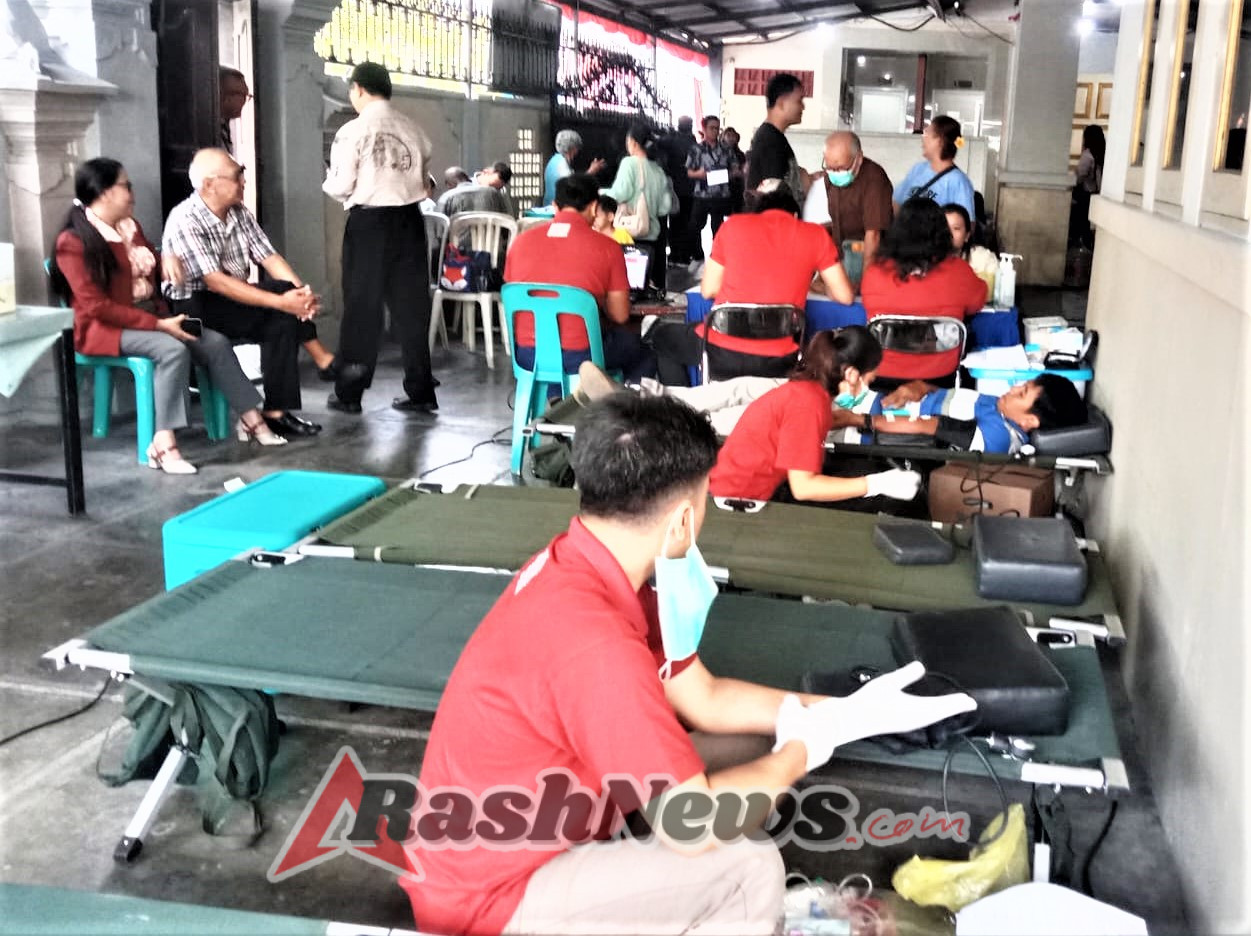 Babinsa Dangin Puri Kaja Dampingi Donor Darah oleh GBI Shallom dan PMI RS. Tabanan