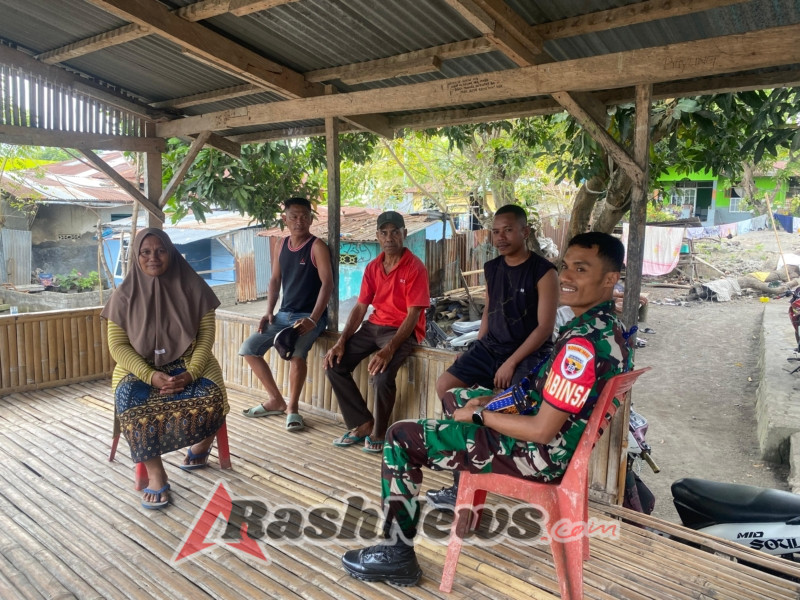 TNI AD Melalui Babinsa Koramil 1602-01 Laksanakan Komsos di Pulau Ende