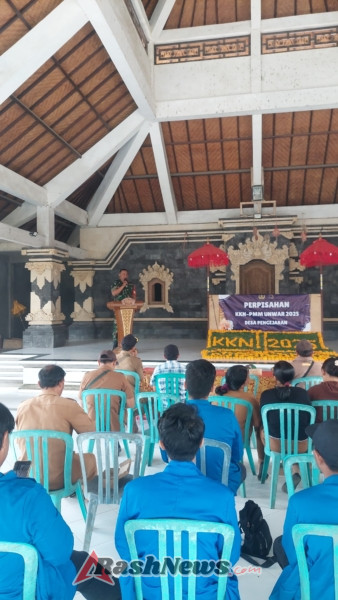 Dukung Dunia Pendidikan, Babinsa Pengejaran Hadiri Penutupan KKN-PPM Universitas Warmadewa
