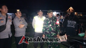 Jaga Ketertiban, Babinsa Koramil 1628-02/Sekongkang Turun Patroli Malam