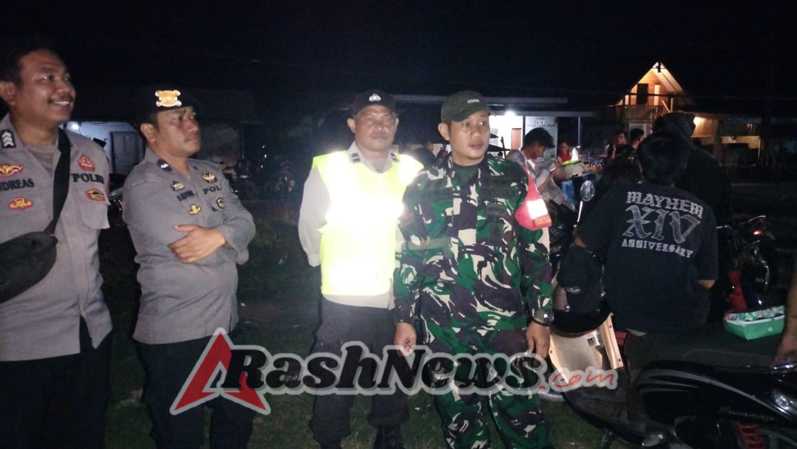 Jaga Ketertiban, Babinsa Koramil 1628-02/Sekongkang Turun Patroli Malam
