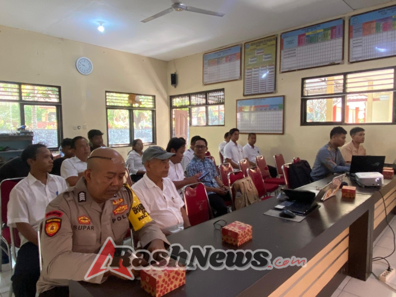 Bhabinkamtibmas Desa Ngis, Menghadiri Kegiatan Transformasi Digital Pengelolaan Potensi Desa.