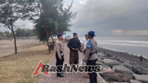 Polairud Polres Gianyar Gelar Patroli Pesisir dan Atensi Upacara Nganyut di Pantai Masceti